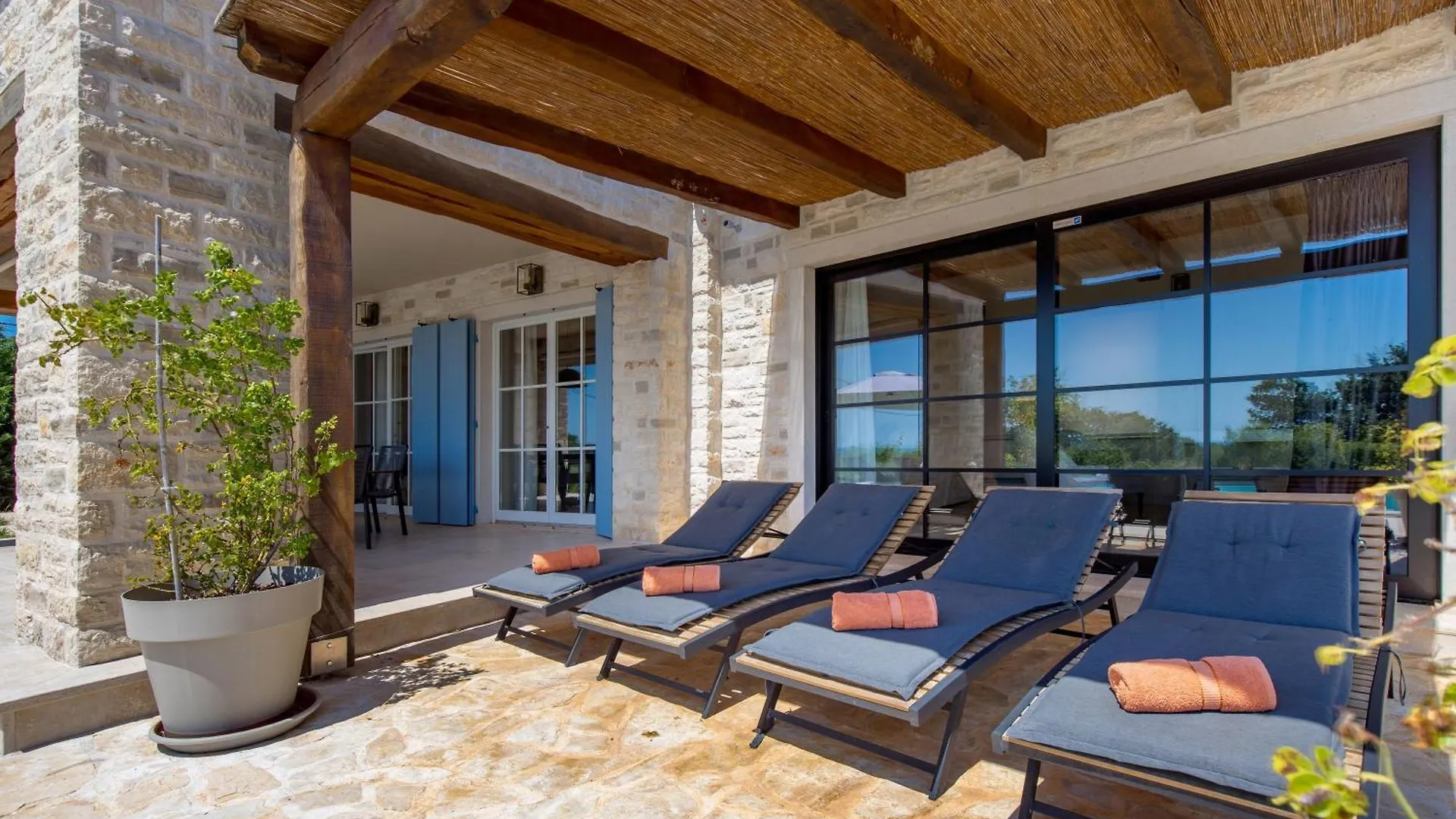 Villa Plava With Panoramic Seaview And Big Pool Bale 0*,  Croatia