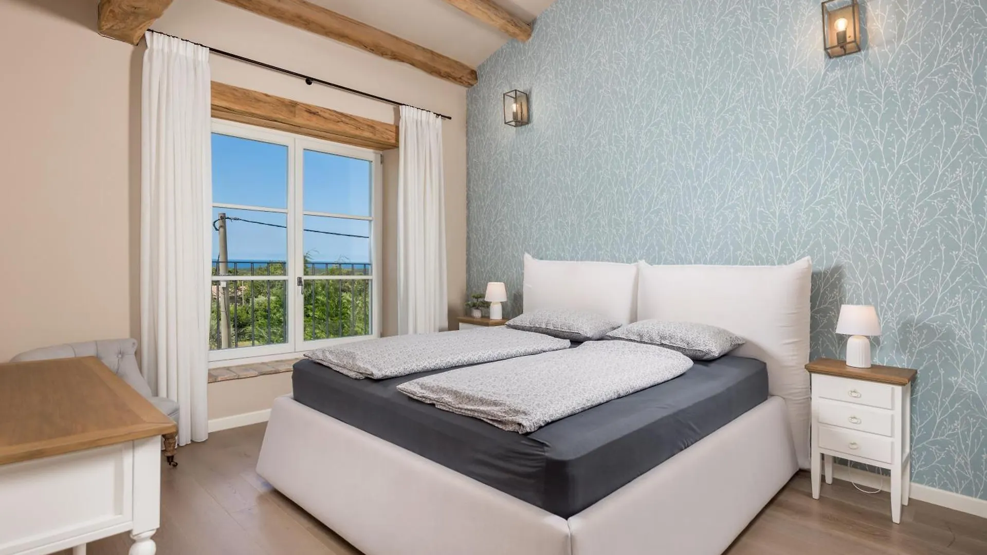 Villa Plava With Panoramic Seaview And Big Pool Bale