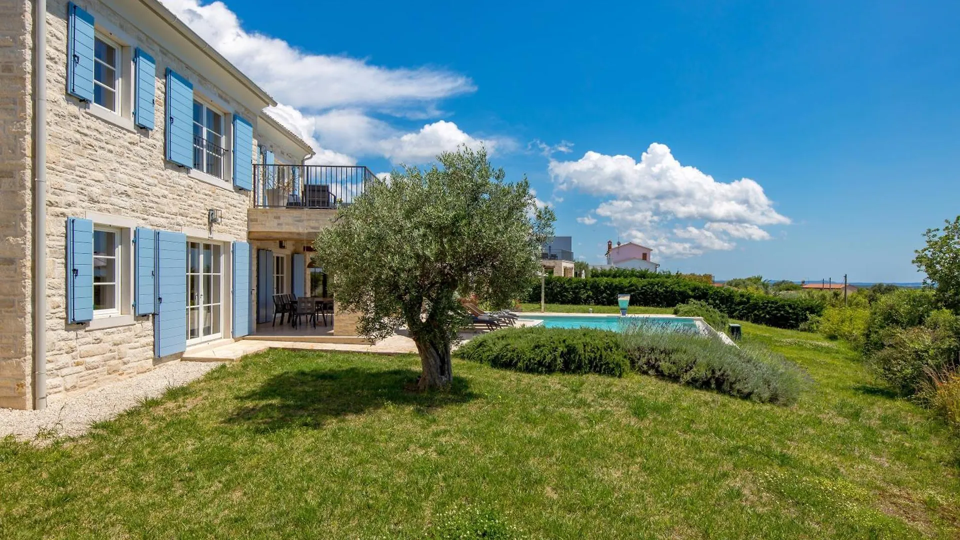 Villa Plava With Panoramic Seaview And Big Pool Bale