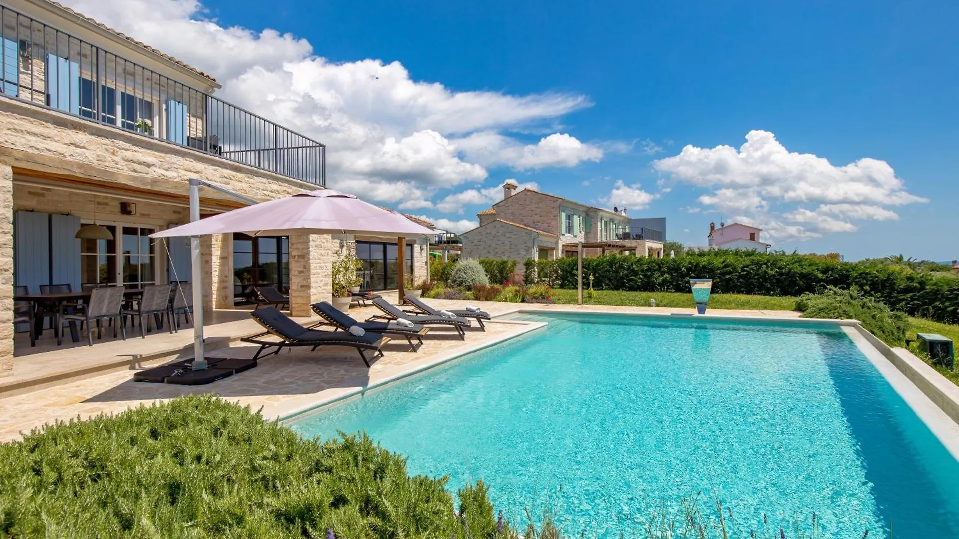 Villa Plava With Panoramic Seaview And Big Pool Bale