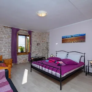 Ferienhaus Stone House, Bale