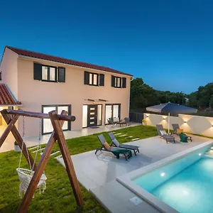 Villa Nodus, Bale